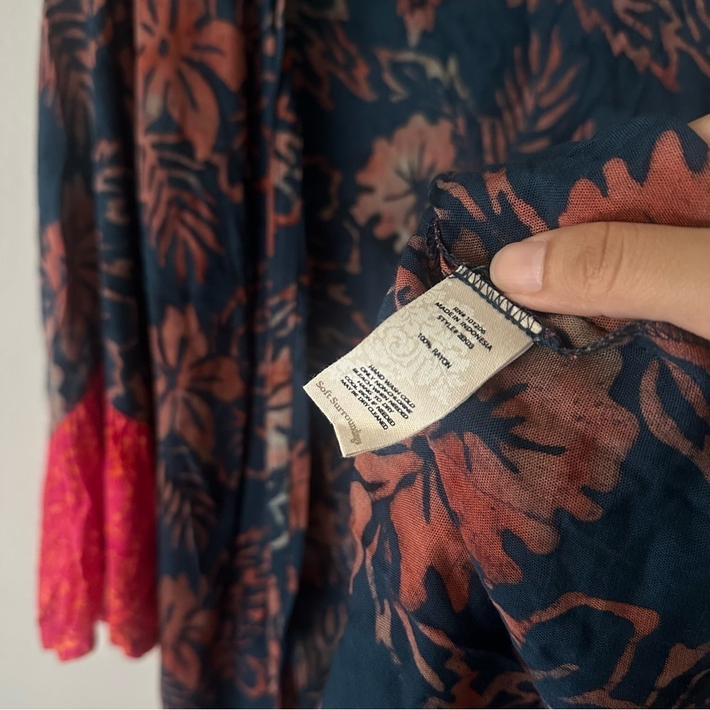Soft Surroundings Floral Bell Sleeve Kimono Duster in Navy M - Picture 8 of 10